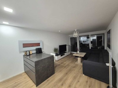 Möblierte 3-Zimmer-Wohnung mit zwei Balkonen und Stellplatz