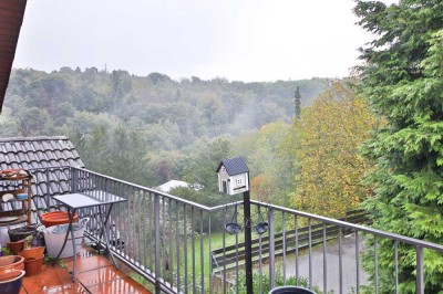 Lichtdurchflutete Maisonettewohnung mit grandioser Aussicht und Garage