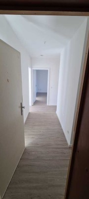 Moderne, sanierte 4-Zimmer-Wohnung in Gummersbach-Bernberg mit Einbauküche, Balkon und Keller