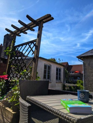Lichtdurchflutete Innenstadtwohnung (1OG) in gepflegtem und ruhigen Mehrparteienhaus