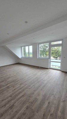 Luxuriöse 5,5-Zimmer Maisonetten Wohnung mit Balkon in Schalke-Nord *kernsaniert*