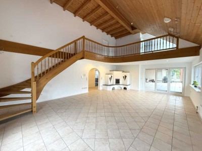 Großzügige Maisonette-Wohnung mit Terrasse, Kaminofen & Grill  in Aschaffenburg-Schweinheim