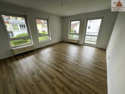 2-Raum mit Balkon, Tiefgarage und Stellplatz!