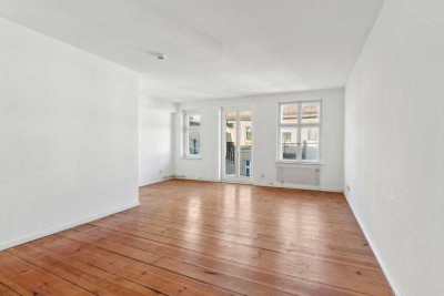 Feiner Rückzugsort in Mitte: 1 Zimmer & Balkon im energetisch modernisierten Altbau.
