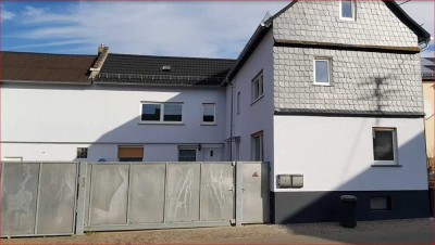 Haus mit Einliegerwohnung, Vermietung der Nebengebäude für 2.000,00€ möglich