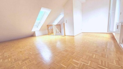 ***Elegante DG-Maisonette ** 2 Innenhofbalkone ** Trendviertel Graz-Lend ** moderne Citywohnung ** für Paare &amp; Studenten &amp; Anleger ***