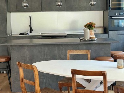 Ecke Helfferich: Premium 3 Zimmer-Apartment in Toplage mit großzügiger Terrasse- stilvoll möbliert