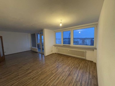 Große 1-Zimmer-Penthouse-Wohnung mit Balkon und EBK in Hannover Anderten