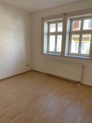 frisch renovierte Dachgeschosswohnung zu vermieten