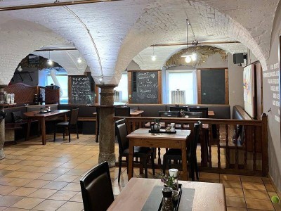 Gewerbe-/Wohnhaus mit großen Potenzial in der Stadt Gmunden!