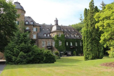 Wohnen wie ein Schlossherr! Besondere 4 Zimmer Maisonette Wohnung in Umgebung von Schloss Allner!