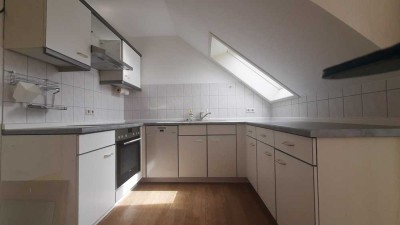 Ansprechende 2-Zimmer-DG-Wohnung mit Einbauküche in Leutkirch im Allgäu