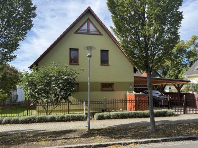 Einfamilienhaus in Wassernähe mit PV, Wallboxen und Erdwärmepumpe