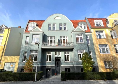 Luxuriöse 4-Zimmer-Wohnung mit eigenem Garten im Rostocker Bahnhofsviertel