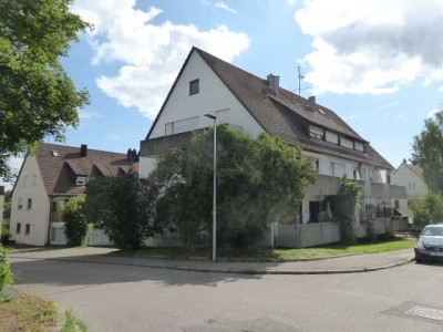 Dachgeschoss - große 2 1/2 Zimmerwohnung, großer Balkon,  1 TG-Stellpl., Bad mit Fenster