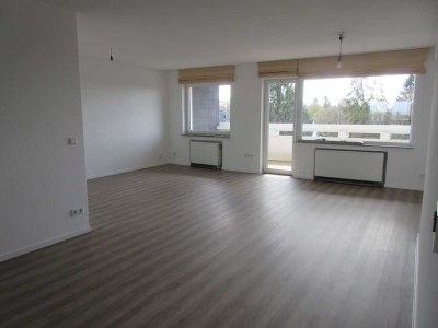 Großzügige, helle 3-Zimmer-Wohnung mit 2 Bädern und 2 Balkonen in Solingen