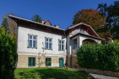 Raum für Familie & Ideen - Altbauvilla mit Büro und Gartenidylle im Wienerwald