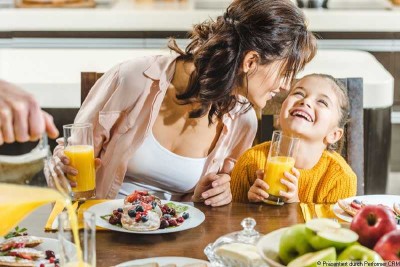 Frühstück mit der Familie im EIGENEM Haus