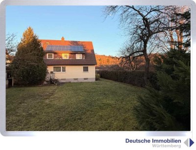 Charmantes 1-2 Familienhaus mit Garage in Urbach
