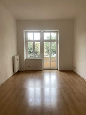 Schöne 4-Zimmer-Wohnung mit Balkon in Dresden