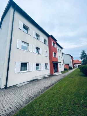 Schöne 3 Zimmer Wohnung mit Balkon in zentraler Lage