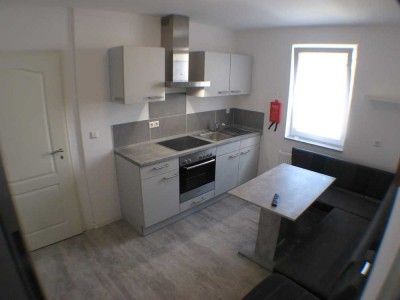 Studenten-WG-Whg.  *Top-Lage*  4 Zi.- WG-Wohnung