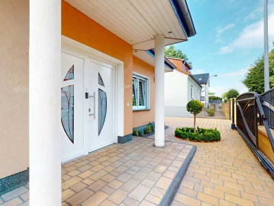 Bezugsfreies Einfamilienhaus in Velten mit großem Garten & Terrasse