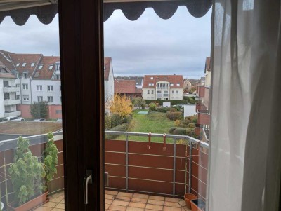 ++ 2 Zi. DG-Stadt-Wohnung mitten in Weilimdorf, 43 Qm, Baujahr 1988 - vermietet ++