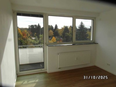 Schöne 2-Zimmer-Wohnung mit Balkon und Einbauküche in Frankfurt