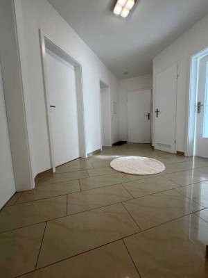 4,5-Zimmer Wohnung mit Garage in Dortmund-Löttringhausen