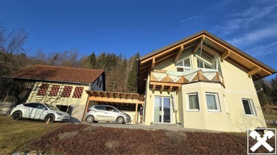 Liebliches Einfamilienhaus mit moderner Technik, Doppelcarport und Nebengebäude am Waldrand