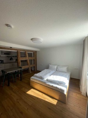 Exklusive 1-Raum-Wohnung mit gehobener Innenausstattung mit Balkon und EBK in Titisee Neustadt