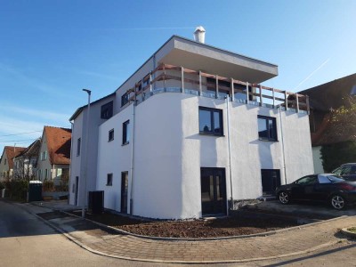 MODERN I HOCHWERTIG I ZENTRAL * 4-Zi. WHG * 90QM mit Balkon, EBK, Keller, Aufzug uvm.