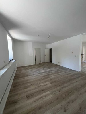 Helle 2,5 Zimmerwohnung im EG - Erstbezug