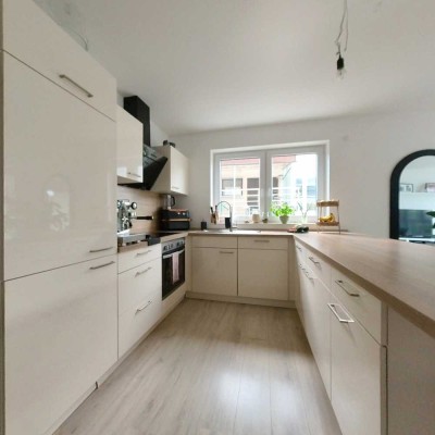 Helle und neuwertige 4 Zimmer Terrassenwohnung mit unverbauter Aussicht!!!