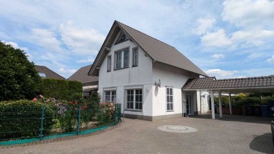 *** Erdgeschosswohnung mit Terrasse und Carport in guter Wohnlage *** !