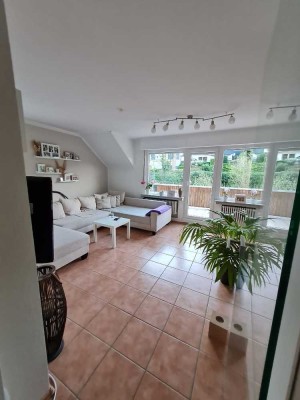 Schöne 2-Zimmer-Dachgeschosswohnung mit Loggia