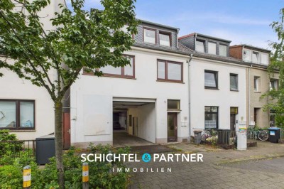 Hastedt | Mehrparteienhaus mit zwei Wohneinheiten und  großer Lagerhalle