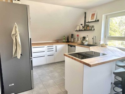 Moderne, helle 3-Zi. Wohnung mit neuer EBK