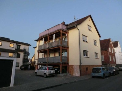 Erzhausen! Im alten Ortskern gelegene schöne 3 Zimmer-Dachgeschosswohnung mit Balkon!