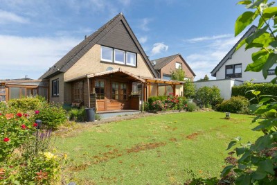 ***PREISREDUZIERUNG****geräumiges Einfamilienhaus mit Vollkeller und Doppelgarage.
