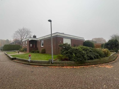 Einfamilienhaus mit 6 Zimmern und 2 Garagen in Stade