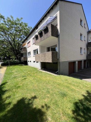 Renovierte 2,5-Zimmer-Wohnung mit Balkon und EBK in Mülheim-Saarn