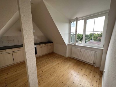 Dachgeschosswohnung mit 2 Zimmern und ca. 78 m² – großzügig geschnitten