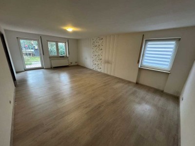 Ansprechende und sanierte 3-Zimmer-Souterrain-Wohnung mit Balkon und EBK in Karlsdorf-Neuthard