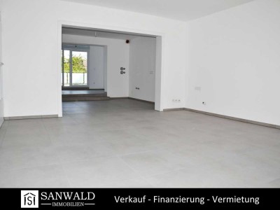 Luxuriöse 4,5-Zimmer mit großer Dachterrasse und Blick ins Grüne im Zweifamilienhaus