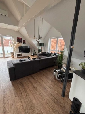 Neuwertige 3-Raum-Dachgeschosswohnung mit Balkon in Freimersheim (Pfalz)