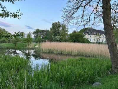 Wohnanlage „Jagdschloss Hütten“ - großzügige Zweiraumwohnung im Dachgeschoss