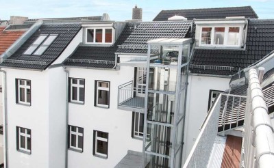 Der Blick nach Süden in die Sonne - wunderschöne Altbau-Wohnung im Bötzowviertel