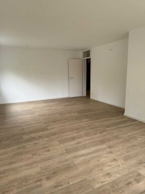 Lichtdurchflutete 3-Zimmer-Wohnung mit großem Balkon